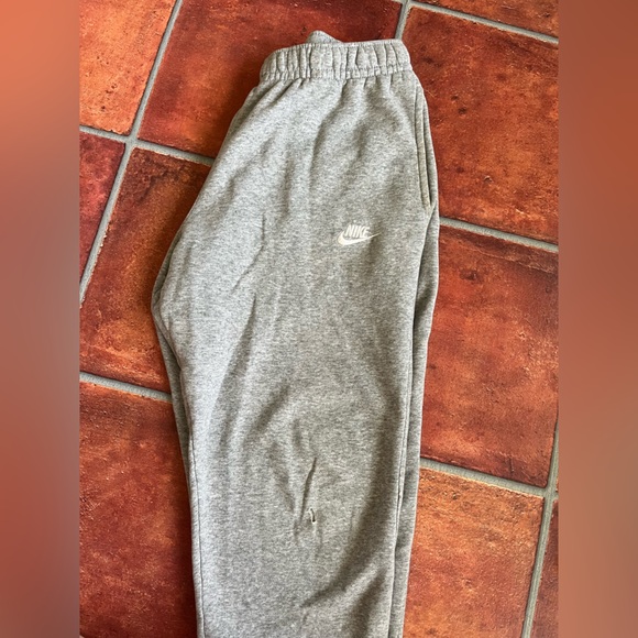 Nike Sweatpants - Picture 4 of 5
